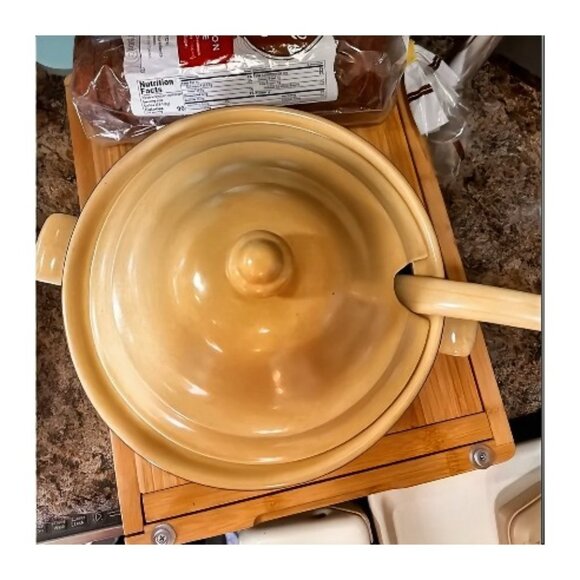 Vintage Pfaltzgraff Village Pattern 5-Quart Tureen with Lid - Picture 4 of 6